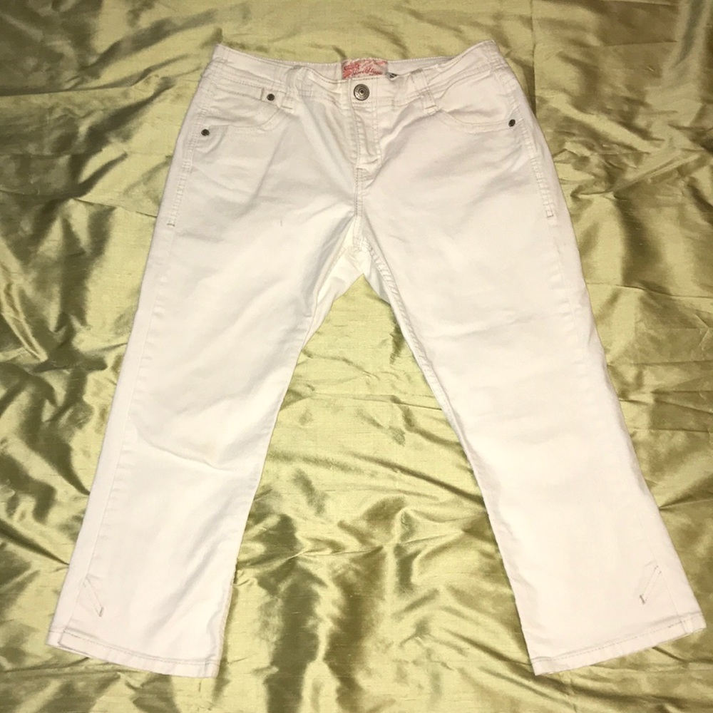 levi strauss capris